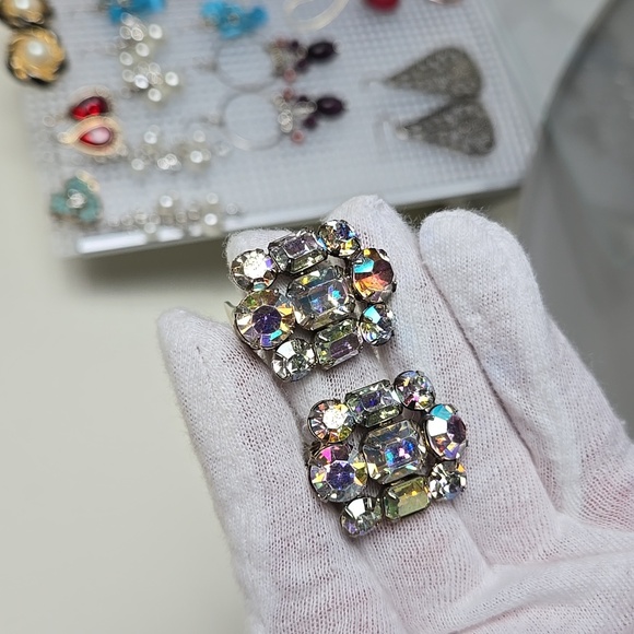 Vintage Crystal Aurora Borealis Clip On Earrings - Picture 13 of 16